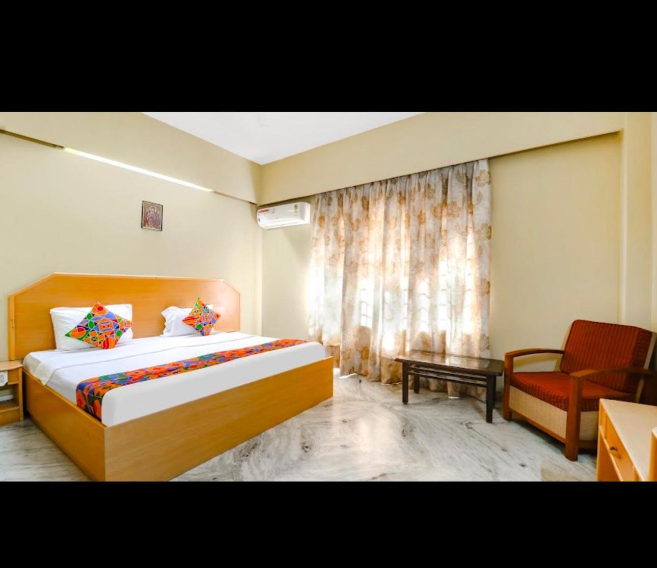 Hotel Sri Sathya Sai Bangalore Exterior photo